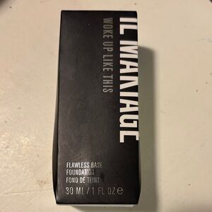 IL MAKIAGE Woke Up Like This Foundation